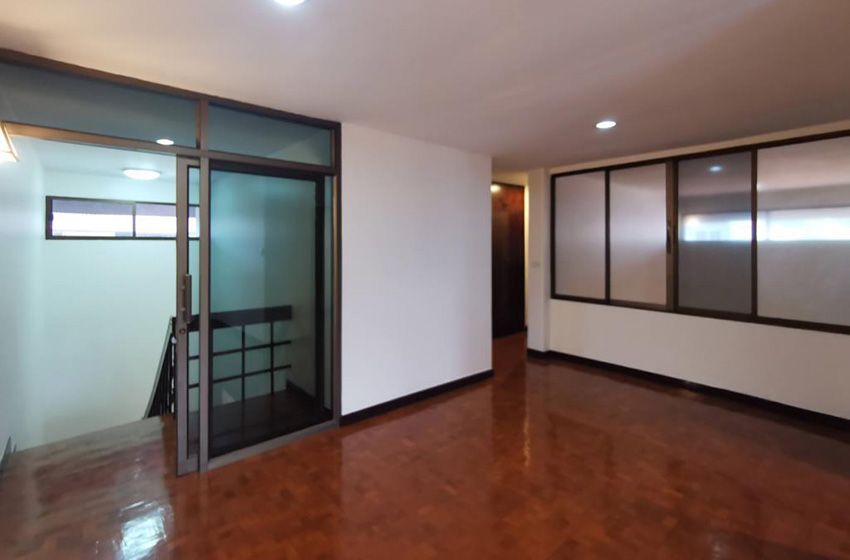 House with Shared Pool in Sukhumvit 
